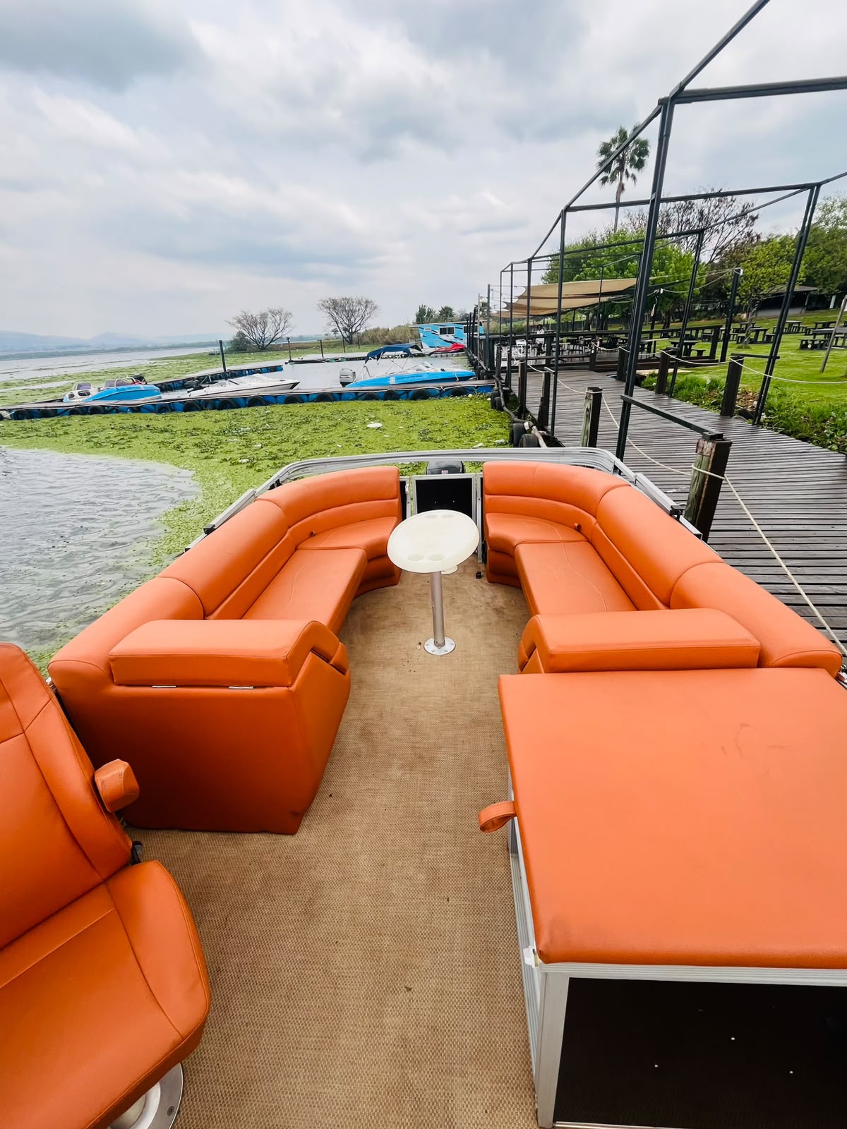 Forward seating